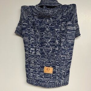Dog sweater. Size large.